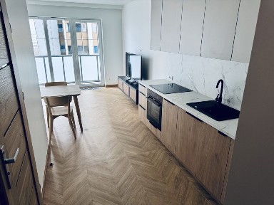 Kawalerka z panoramicznym widokiem 9 piętro | Centrum Katowic Zabrska