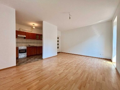 Nieumeblowane mieszkanie 53 mkw dwa pokoje + kuchnia w Wesołej