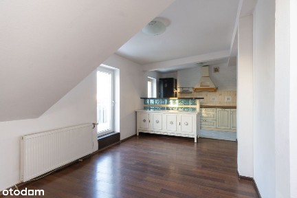 Mieszkanie na poddaszu z balkonem + m. postojowym!