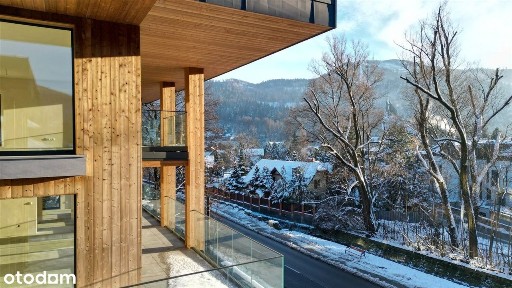 ***Trzy pokoje, basen, sauny,garaż***