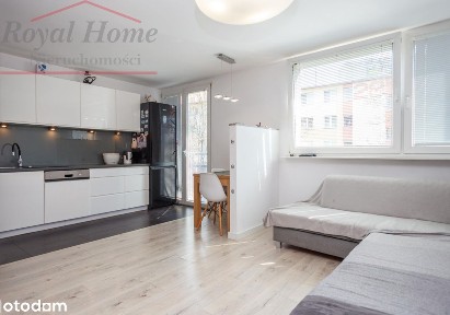 B. ładne 3 pok z balkonem blisko Centrum.