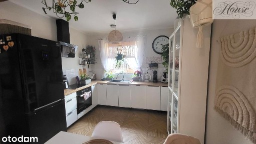 Nowy, kameralny domek w otulinie lasów.