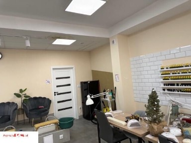 Błonie,ścisłe centrum,parter,witryna,wejście z uli