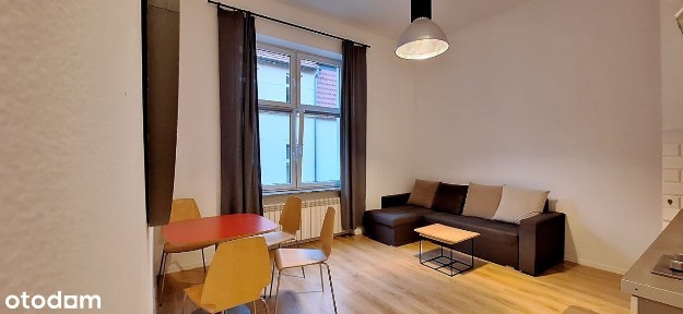 Przytulne studio w kamienicy z windą na Jeżycach