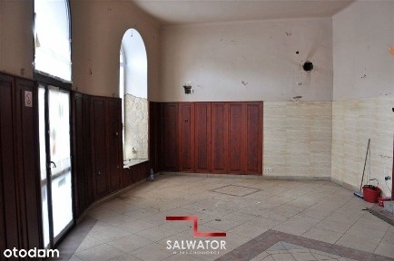 Duży Lokal W Centrum Blisko Rynku Dowolna Działalność Do Remontu