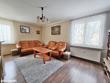 Dwa mieszkania - jedno i dwupokojowe, umeblowane. Blisko centrum.