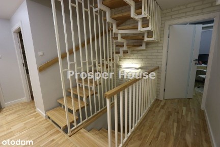 Trzypoziomowy apartament, dwa oddzielne wejścia.