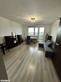 Duża jasna kawalerka w bloku z windą - gotowiec inwestycyjny z najemcą