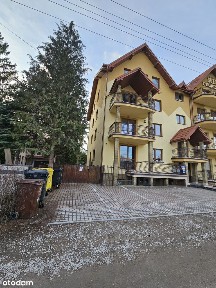 Budynek na hostel, szkołę, punkt przedszkolny, przychodnię, dom opieki