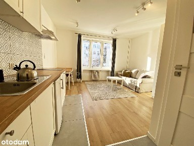 Doskonale skomunikowana, słoneczna kawalerka