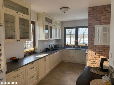 Wyjątkowy rodzinny dom w sercu Wieliszewa