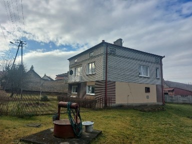 Sprzedam lub zamienię na mieszkanie w bloku