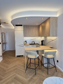 Wyjatkowe nowe dwu pokojowe mieszkanie /klimatyzacja/dwie garderoby