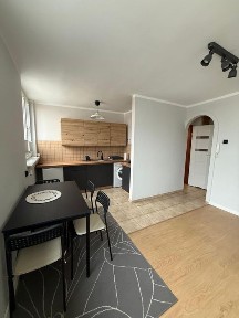 Kawalerka 26 m² po generalnym remoncie,nowe instalacje,wyposażona,piwn