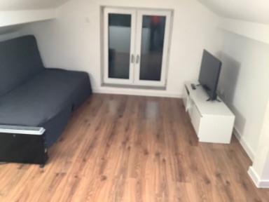 Umeblowany apartament na poddaszu do wynajecia.