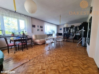 Przestronny dom z dużą działką spokojna okolica.