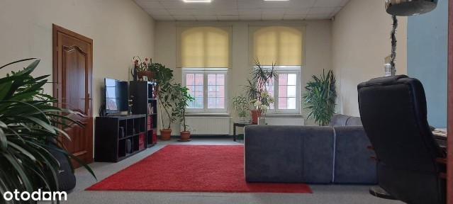 Całe piętro 11 Listopada, była jednostka wojskowa