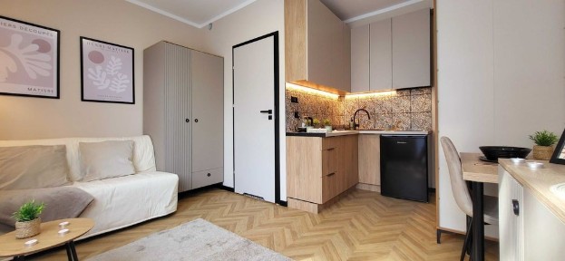 Własny ogródek 20m2|parking|TV full HD|net w cenie|Kawalerka 20m2