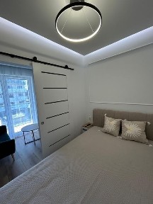 Nowe mieszkanie 2026 z klimatyzacją i osobną sypialnią + hala garażowa