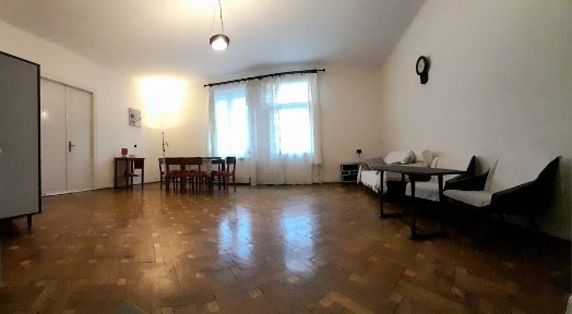 W centrum,duże, 2 pokojowe