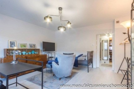 Wynajmę klimatyczne mieszkanie * 2 pokoje * parter * ogródek * Bojary