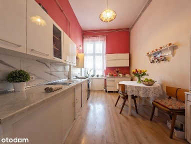 Przestronne 3-pokojowe mieszkaniu w sercu Łodzi 83,6 m² + piwnica 3 m²