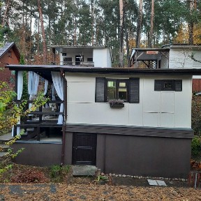 Domek nad jeziorem Wielkie Partęczyny. Domek letniskowy.