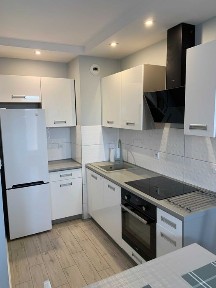 Wynajmę mieszkanie 2-pokojowe z miejscem w garażu, ul. POW 15, od 1.04