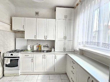 Trzypokojowe jasne mieszkanie z balkonem w centrum Błonia