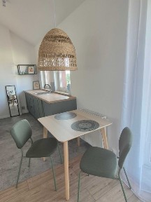 jasne przestronne wysokie mieszkanie po generalnym remoncie z balkonem 41 m2