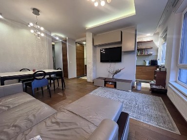 3 pokoje | 68 m² | miejsce postojowe | Mogilska 123/