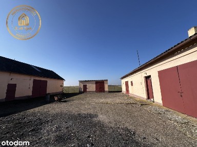Siedlisko na dużej działce w spokojnej okolicy