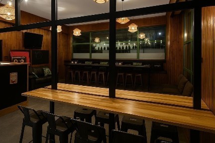 Sala lokal 18 urodziny imprezy osiemnastka Żoliborz metro