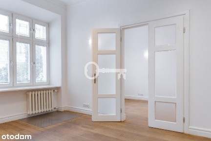 Eleganckie mieszkanie na biuro w kamienicy
