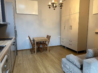 Niewielka garsoniera 6 km od oś. Piastów