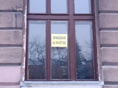 Sprzedam mieszkanie na parterze w centrum.94.10m2