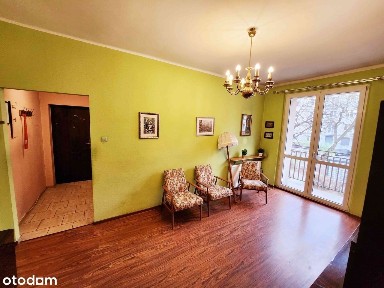 centrum,2 pokoje,balkon,winda,2 piętro,CO miejskie