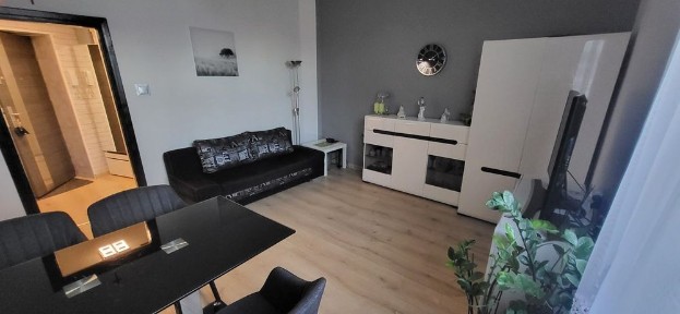 Mieszkanie 38 m,centrum, 1 piętro, kamienica z wyposażeniem