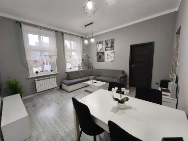 Mieszkanie w centrum Zbąszynia 61m², balkon, piwnice, garaż