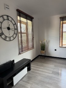 Wynajme kawalerke nad jeziorem.