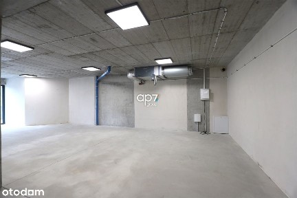Przestronny lokal usługowy