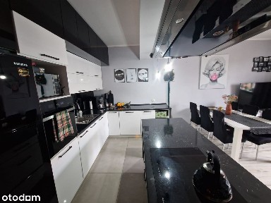 Przestronne mieszkanie 3-pokojowe, w samym centrum miasta - 