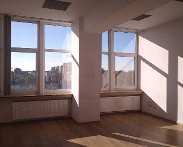 Kilkupokojowe biuro w idealnej lokalizacji - na wynajem