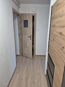 Wynajmę mieszkanie 3 pokoje na I piętrze