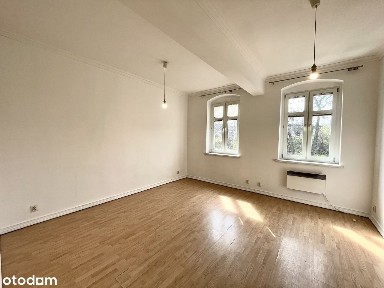 Dwupokojowe klimatyczne mieszkanie w Chorzowie Batorym.