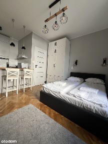 Nowoczesna Kawalerka | Ochota | 1 Piętro | Piwnica