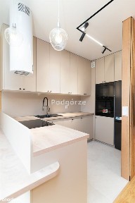 Nowe 3 pok, ogród 180m2, 2 miejsca garażowe