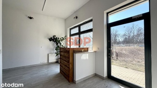 Lokal 54,55 m2 z witryną od ulicy