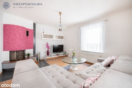 Dom wolnostojący z 2 niezależnymi mieszkaniami