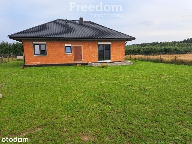 Parterowy dom w budowie z cegły Biele k. Sompolna